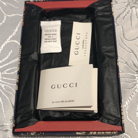 Gucci iPhone case - brand new with tags - Picture 3 of 5